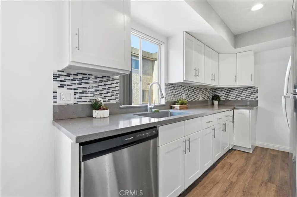 8936 Willis Ave #11 Panorama City, CA 91402
