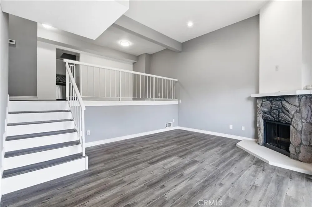 8936 Willis Ave #11 Panorama City, CA 91402
