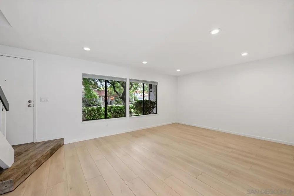 3107 Via Sombra Carlsbad, CA 92010