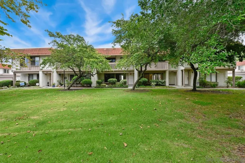 3107 Via Sombra Carlsbad, CA 92010