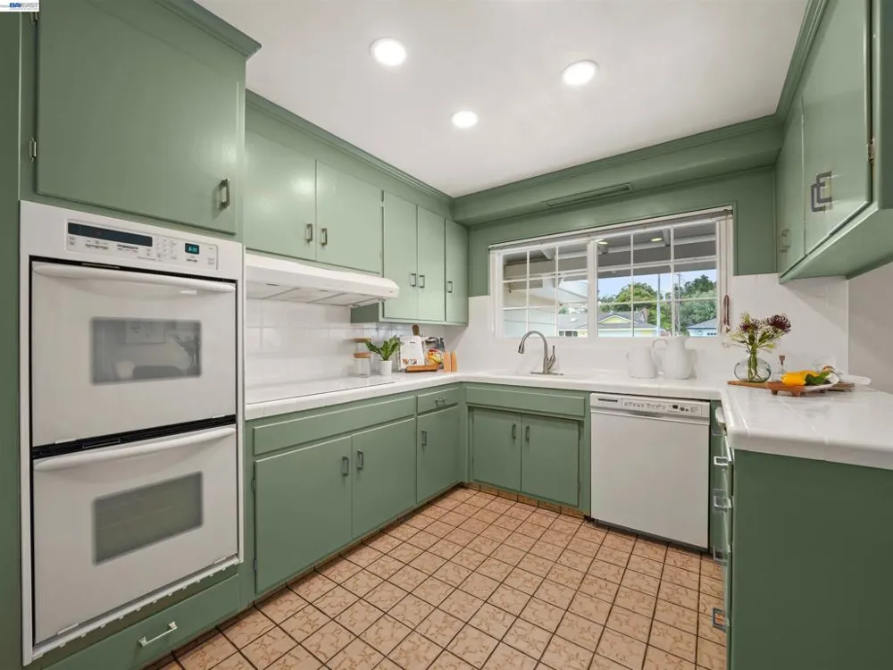 38660 Kimbro St Fremont, CA 94536