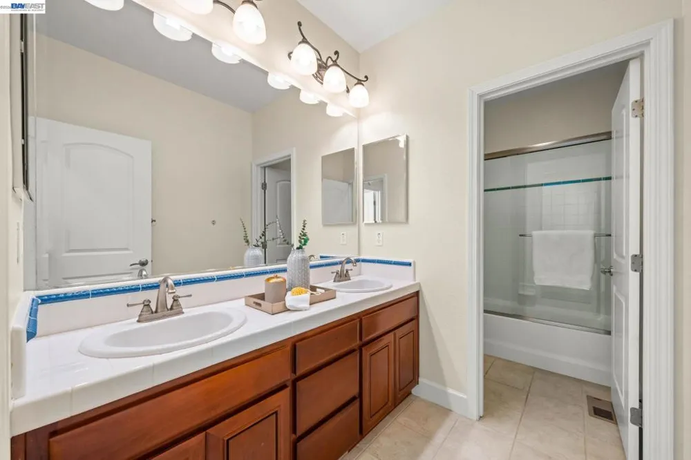 1121 Newhaven Pl Concord, CA 94518