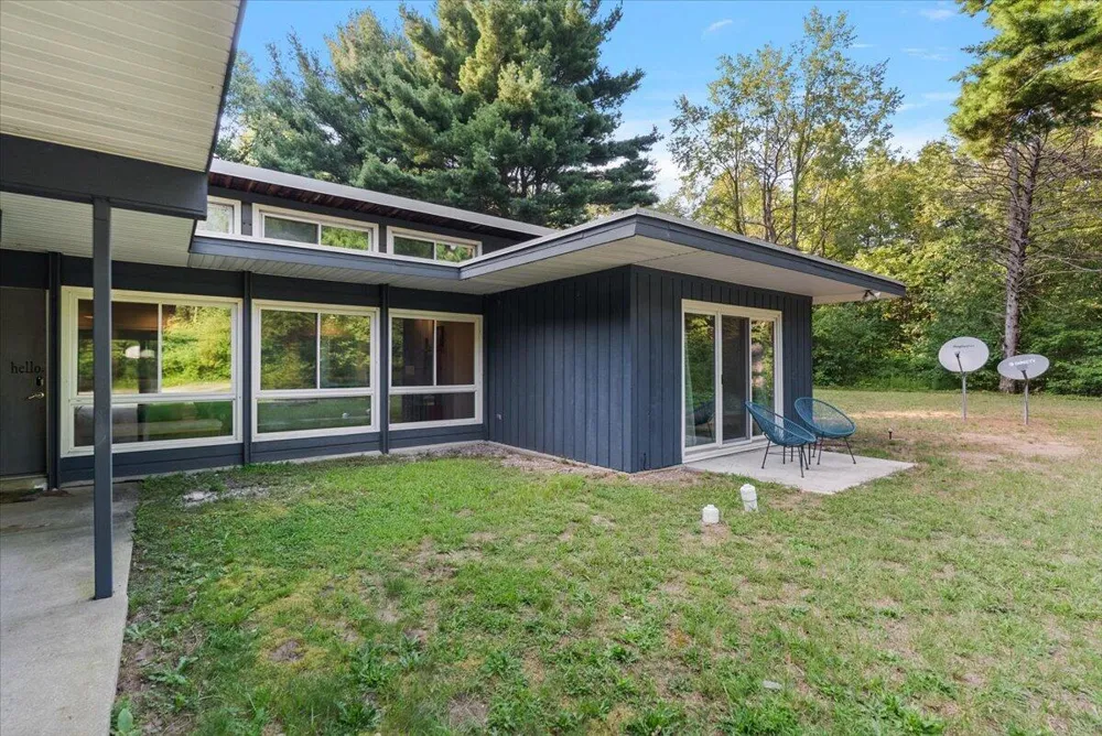 18830 77th Street South Haven, MI 49090