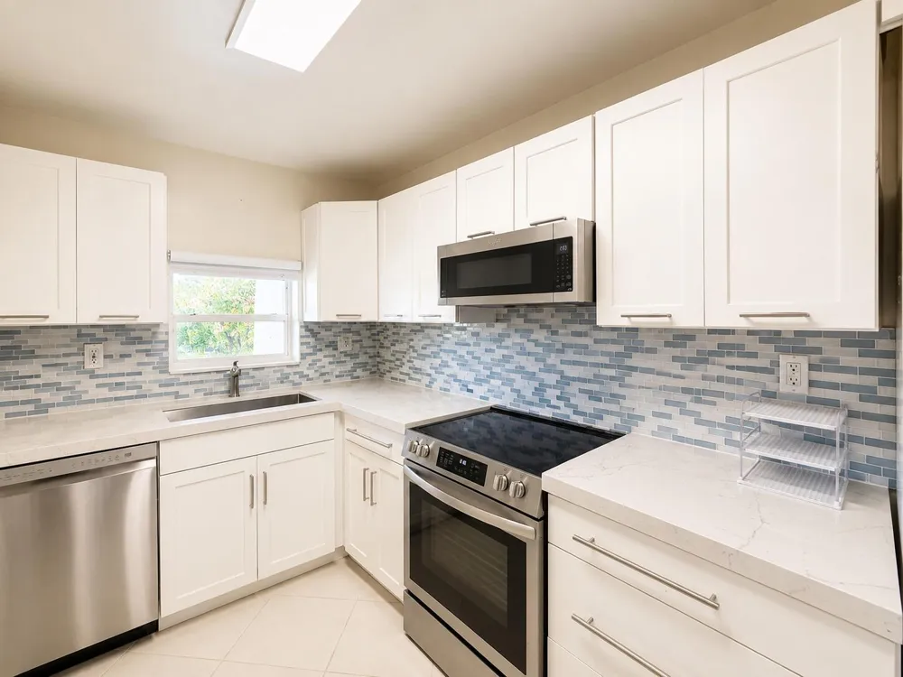 9411 Hollybrook Lake Drive #309 Pembroke Pines, FL 33025