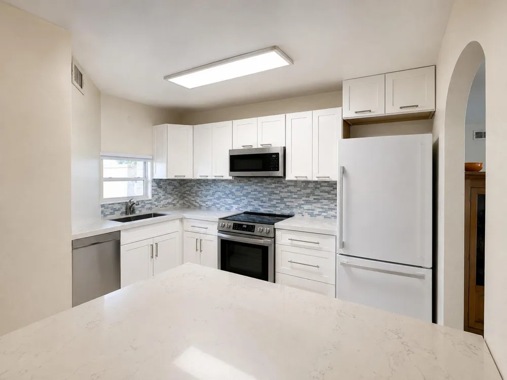 9411 Hollybrook Lake Drive #309 Pembroke Pines, FL 33025