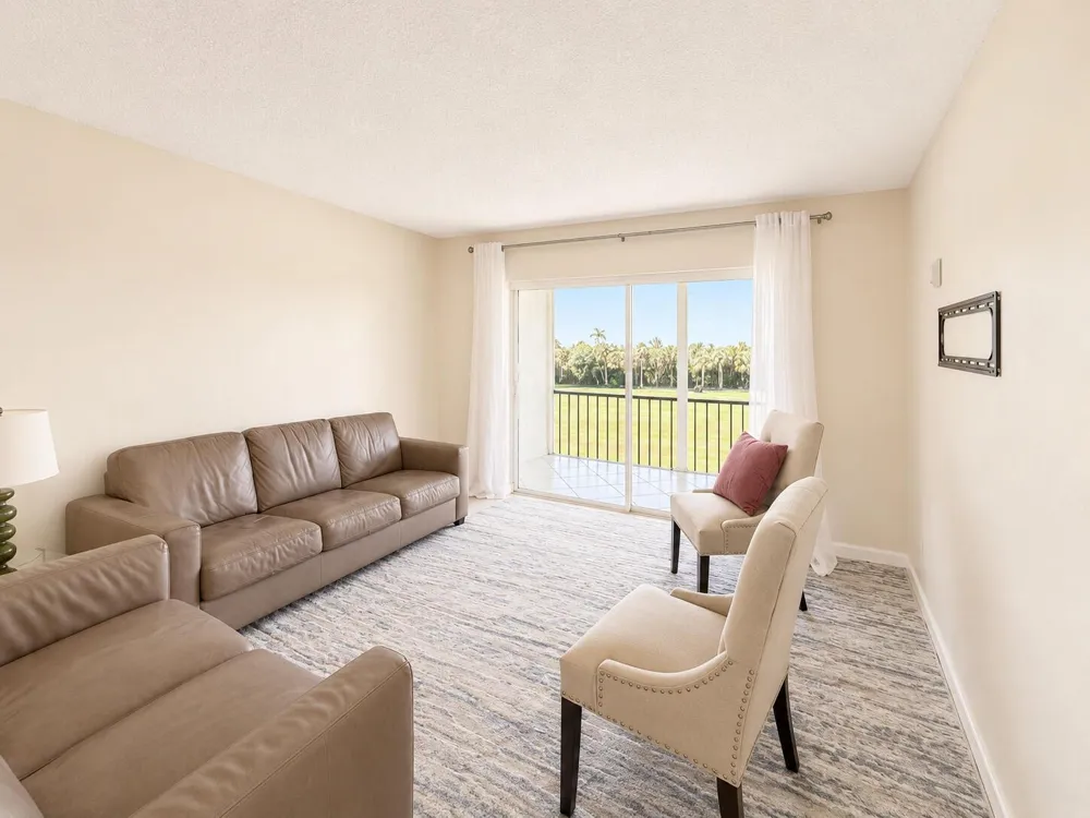 9411 Hollybrook Lake Drive #309 Pembroke Pines, FL 33025