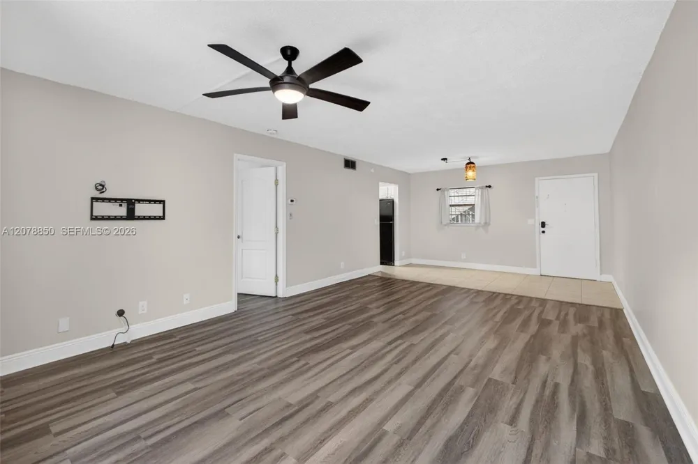 725 Hummingbird Way #109 North Palm Beach, FL 33408