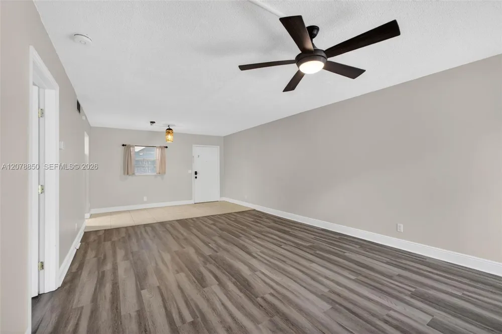 725 Hummingbird Way #109 North Palm Beach, FL 33408