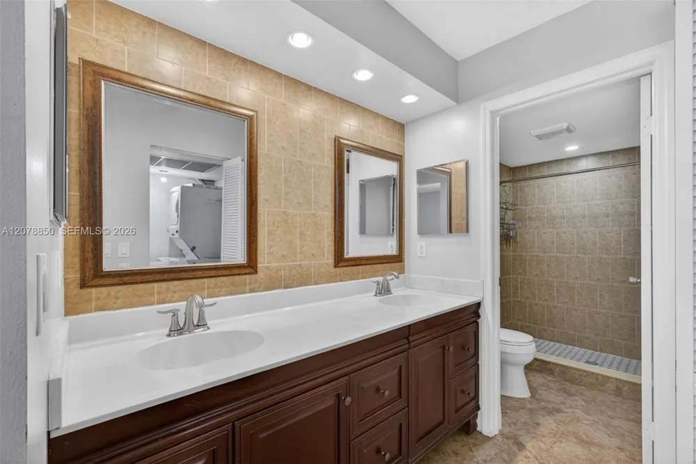 725 Hummingbird Way #109 North Palm Beach, FL 33408