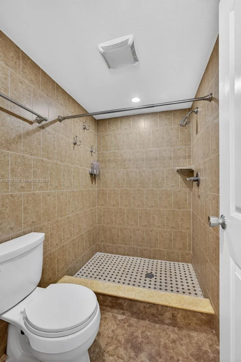 725 Hummingbird Way #109 North Palm Beach, FL 33408