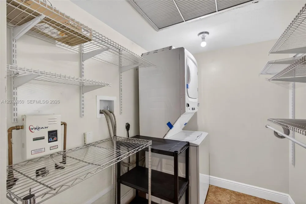 725 Hummingbird Way #109 North Palm Beach, FL 33408