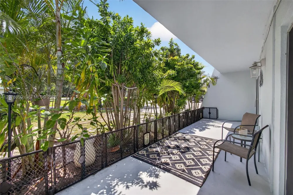 725 Hummingbird Way #109 North Palm Beach, FL 33408