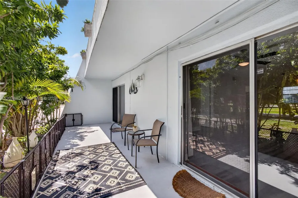 725 Hummingbird Way #109 North Palm Beach, FL 33408