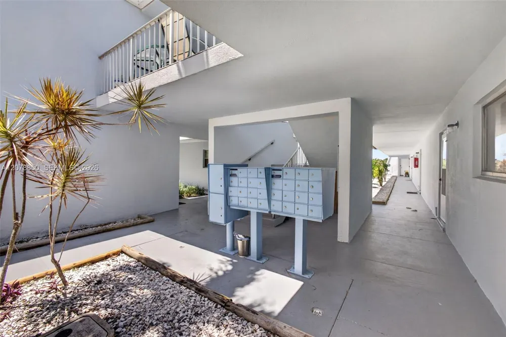 725 Hummingbird Way #109 North Palm Beach, FL 33408