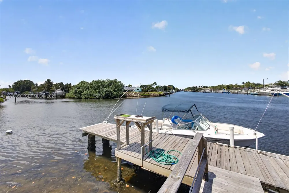 725 Hummingbird Way #109 North Palm Beach, FL 33408