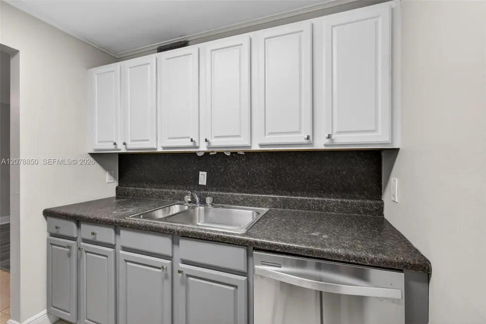 725 Hummingbird Way #109 North Palm Beach, FL 33408