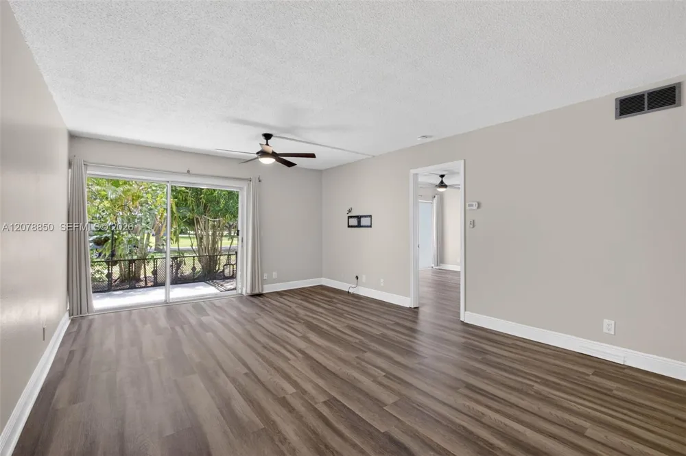 725 Hummingbird Way #109 North Palm Beach, FL 33408