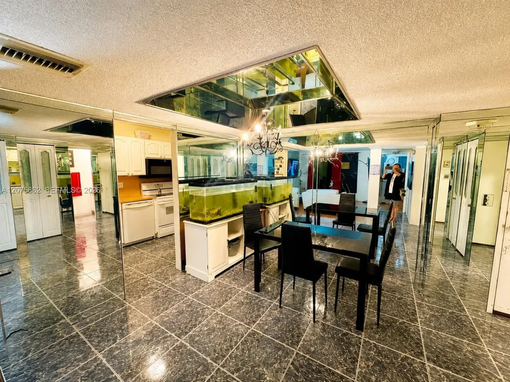 3730 Inverrary Dr #3B Lauderhill, FL 33319