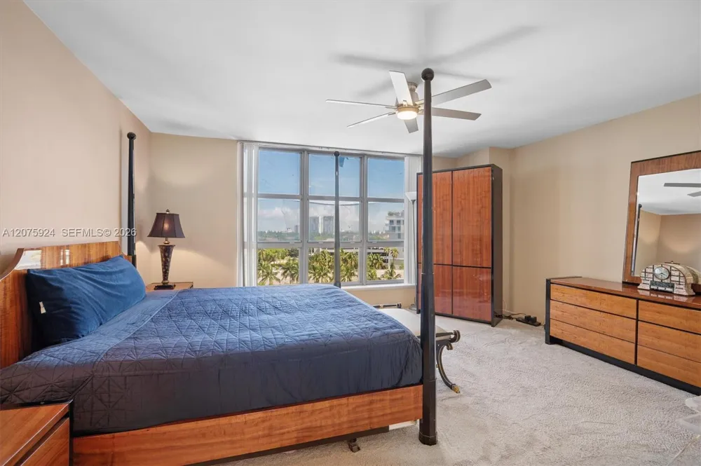 3500 Mystic Pointe Dr #805 Aventura, FL 33180