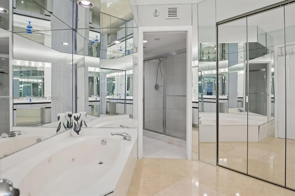 3500 Mystic Pointe Dr #805 Aventura, FL 33180