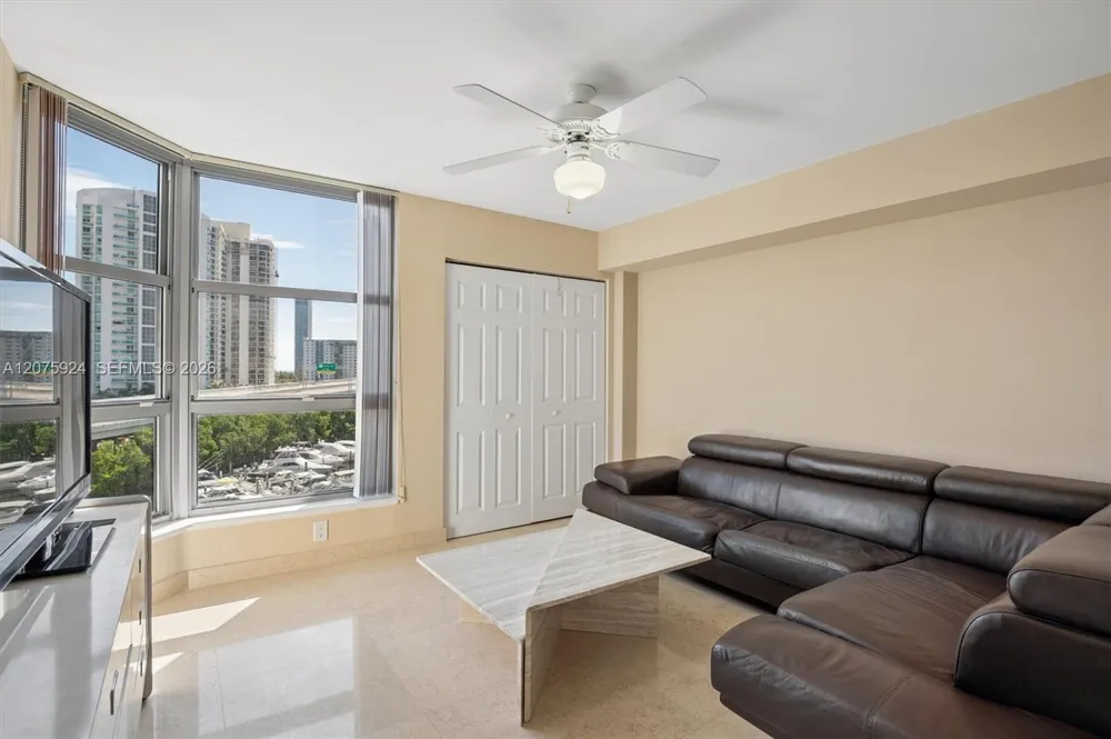 3500 Mystic Pointe Dr #805 Aventura, FL 33180