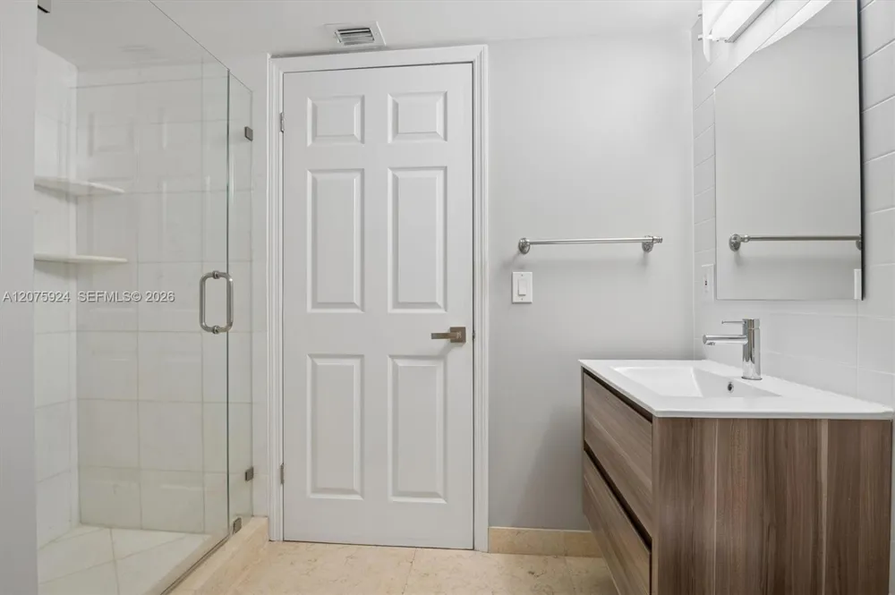 3500 Mystic Pointe Dr #805 Aventura, FL 33180