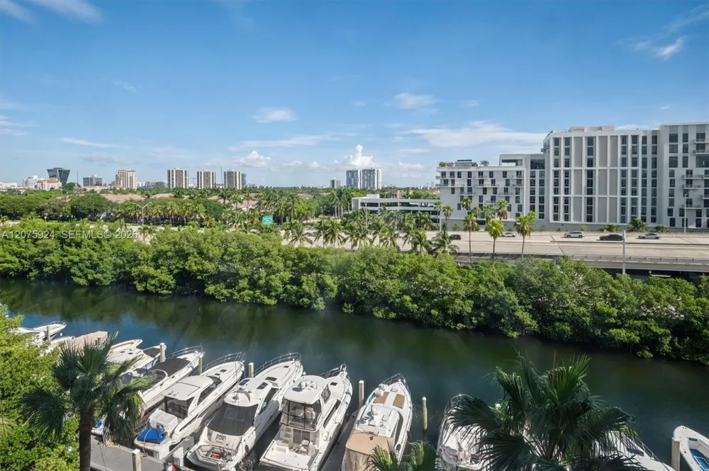3500 Mystic Pointe Dr #805 Aventura, FL 33180
