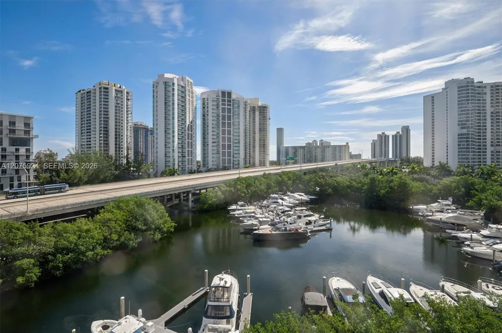 3500 Mystic Pointe Dr #805 Aventura, FL 33180