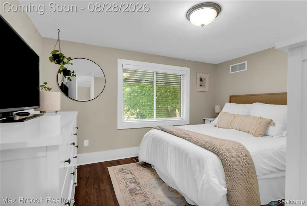 118 Rhode Island Avenue Royal Oak City, MI 48067