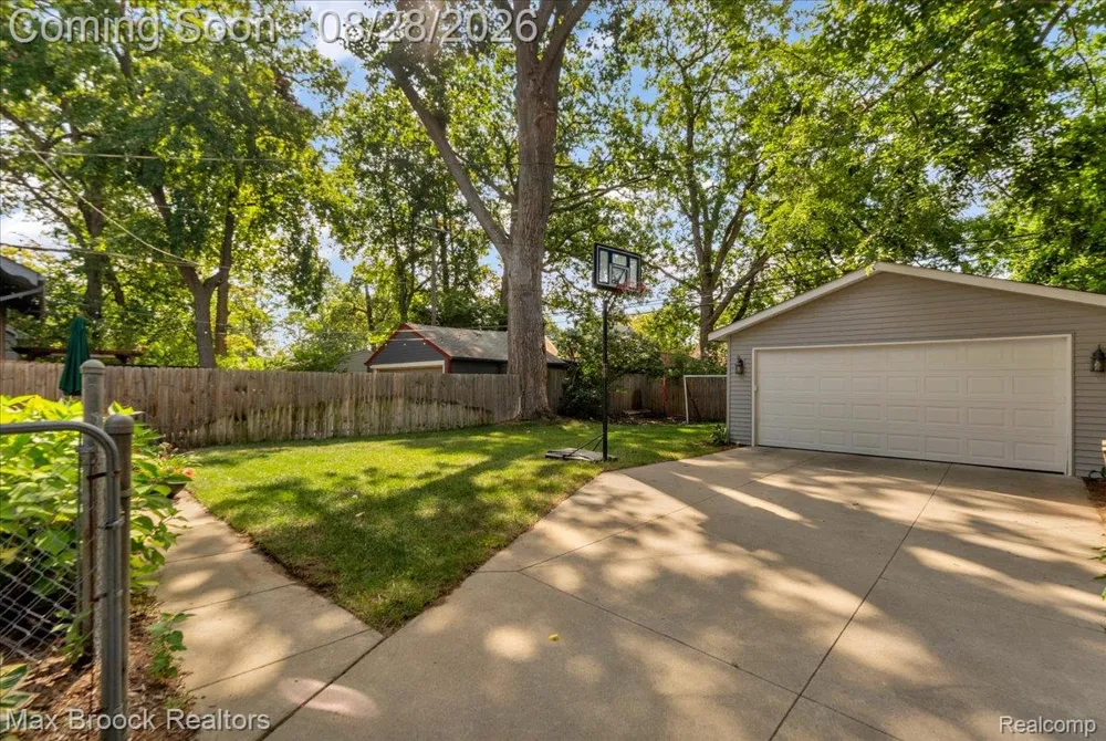 118 Rhode Island Avenue Royal Oak City, MI 48067