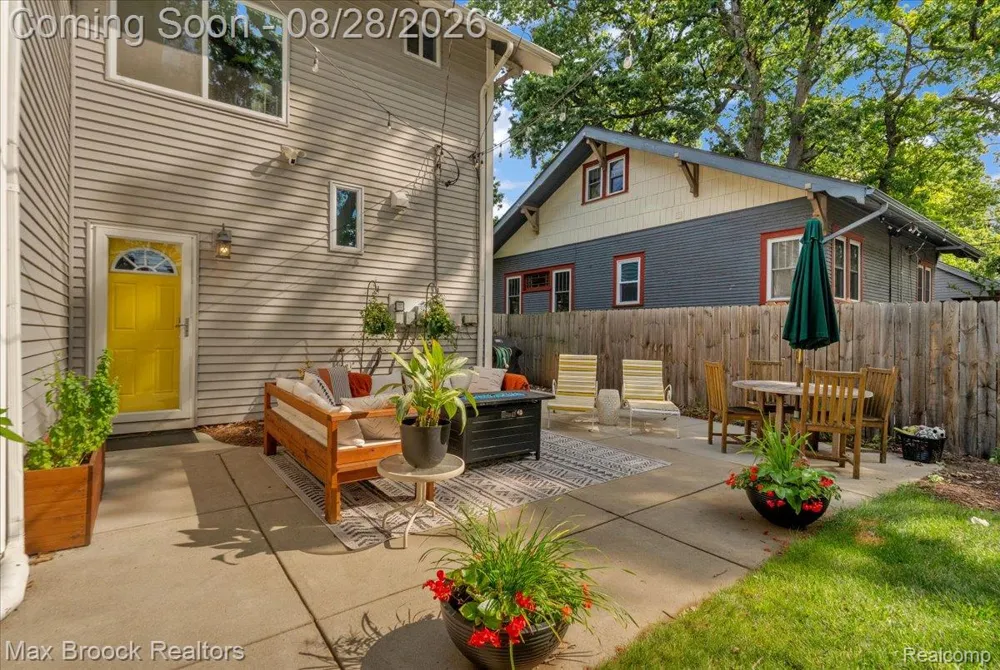 118 Rhode Island Avenue Royal Oak City, MI 48067