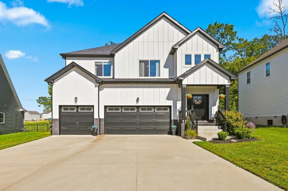 1738 Oak Forest Dr Clarksville, TN 37043
