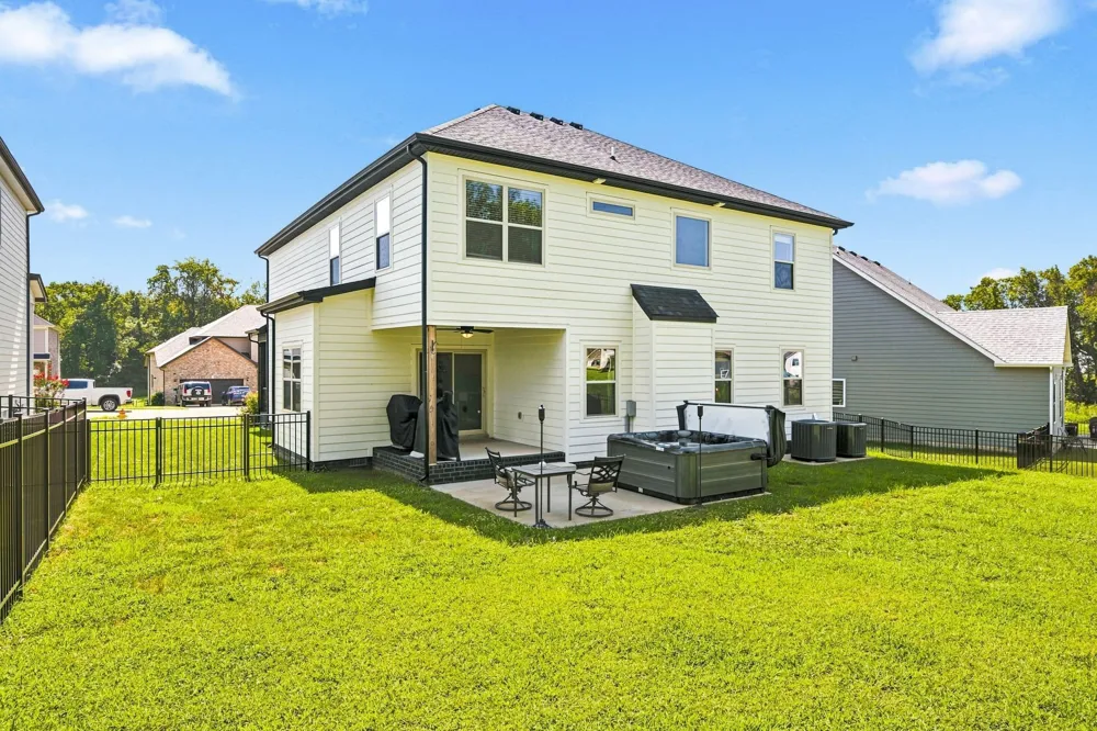 1738 Oak Forest Dr Clarksville, TN 37043