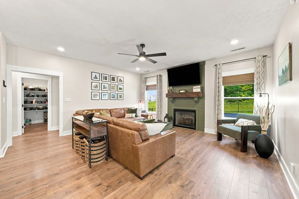 1738 Oak Forest Dr Clarksville, TN 37043