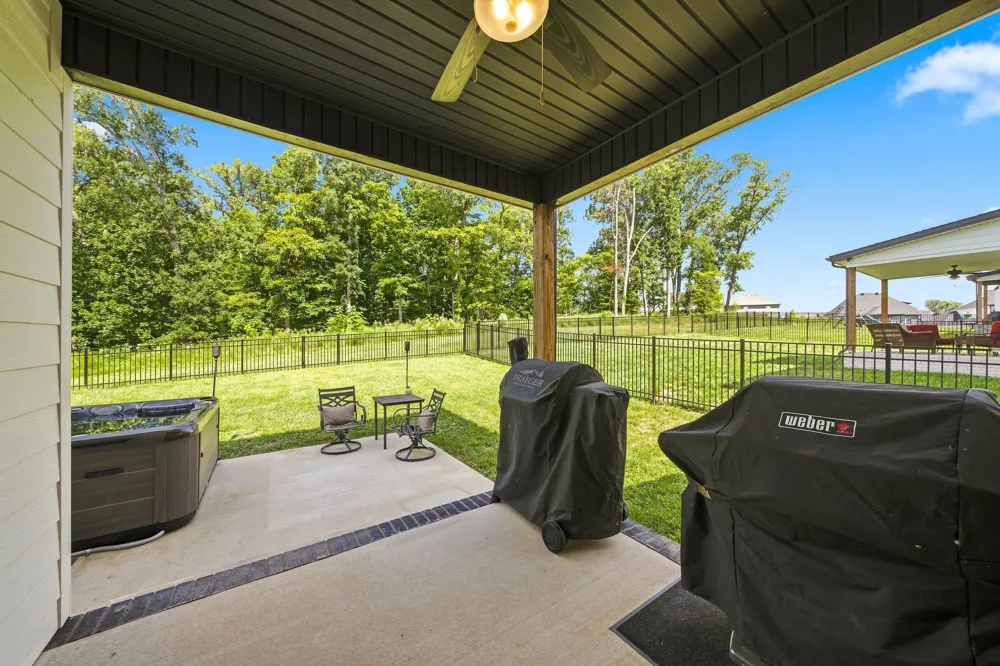 1738 Oak Forest Dr Clarksville, TN 37043