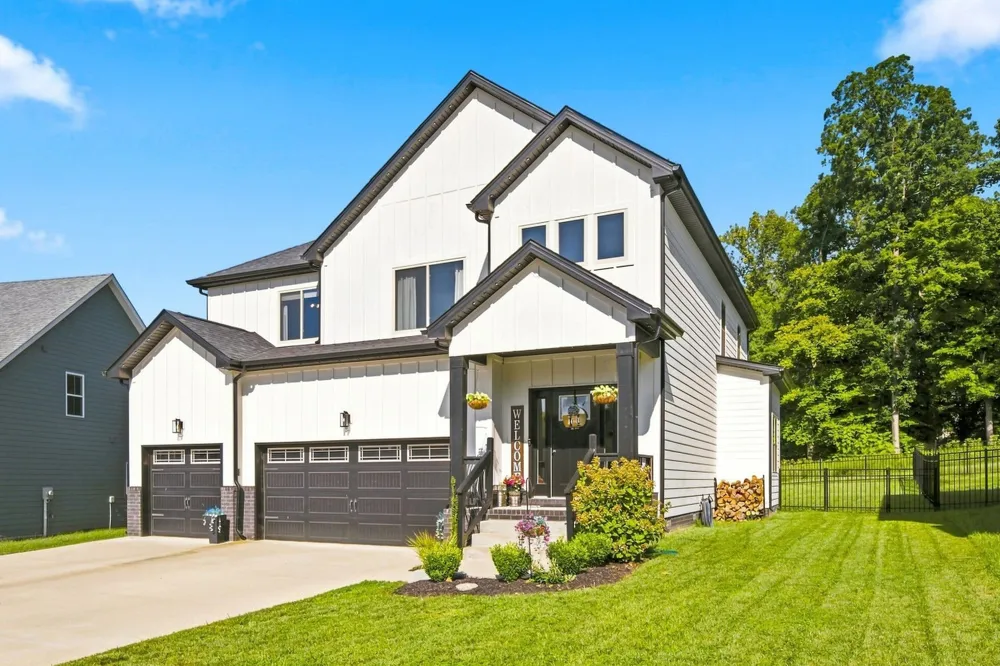 1738 Oak Forest Dr Clarksville, TN 37043