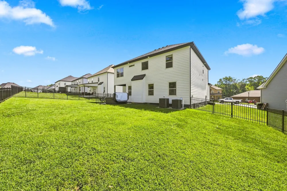 1738 Oak Forest Dr Clarksville, TN 37043