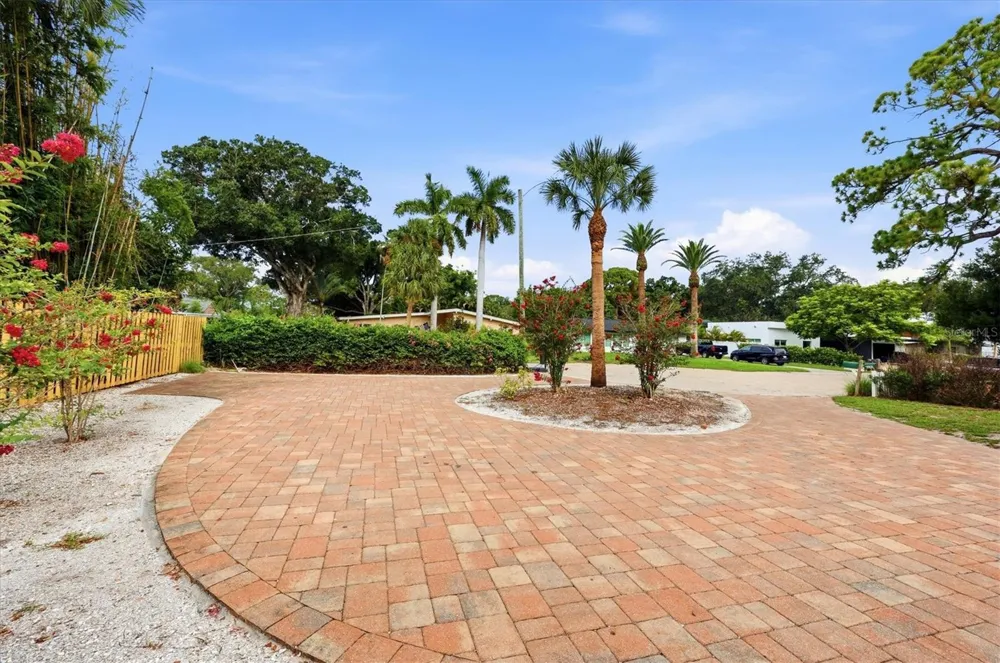 2151 EUCLID TERRACE Sarasota, FL 34239