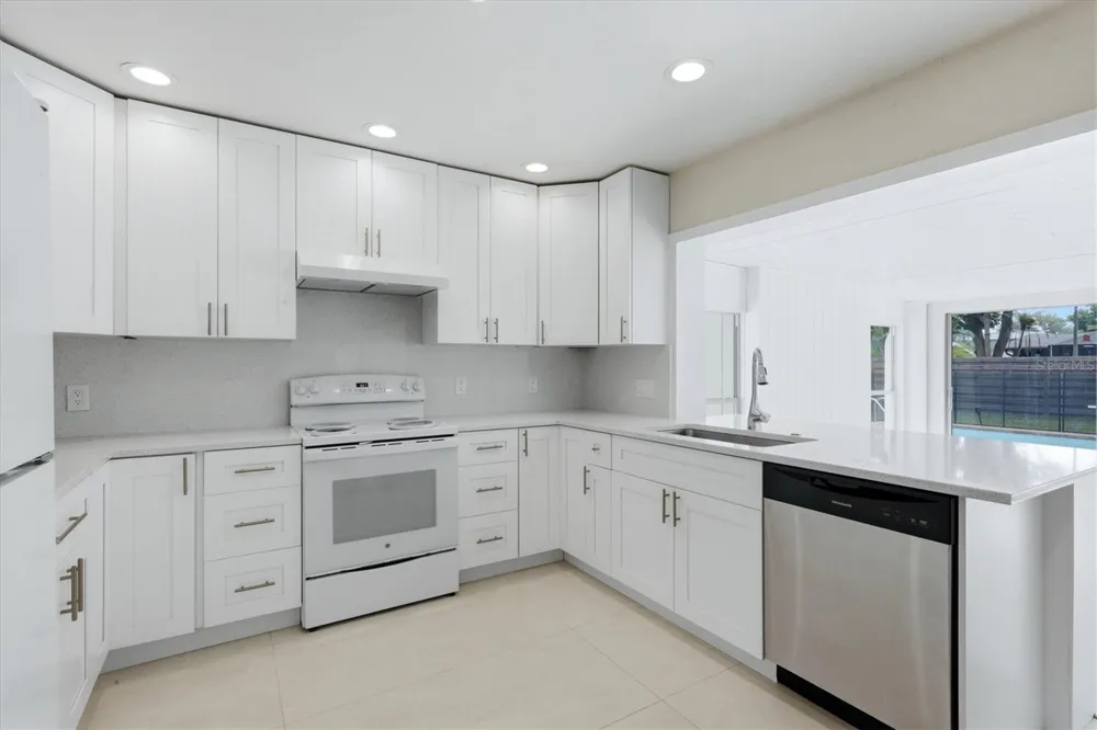 2151 EUCLID TERRACE Sarasota, FL 34239