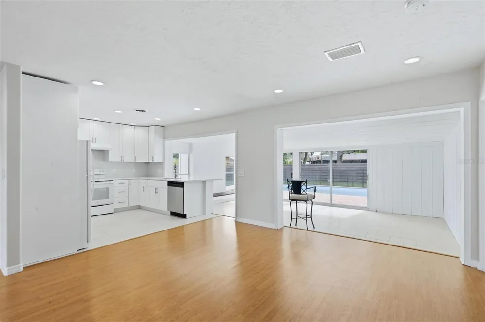 2151 EUCLID TERRACE Sarasota, FL 34239