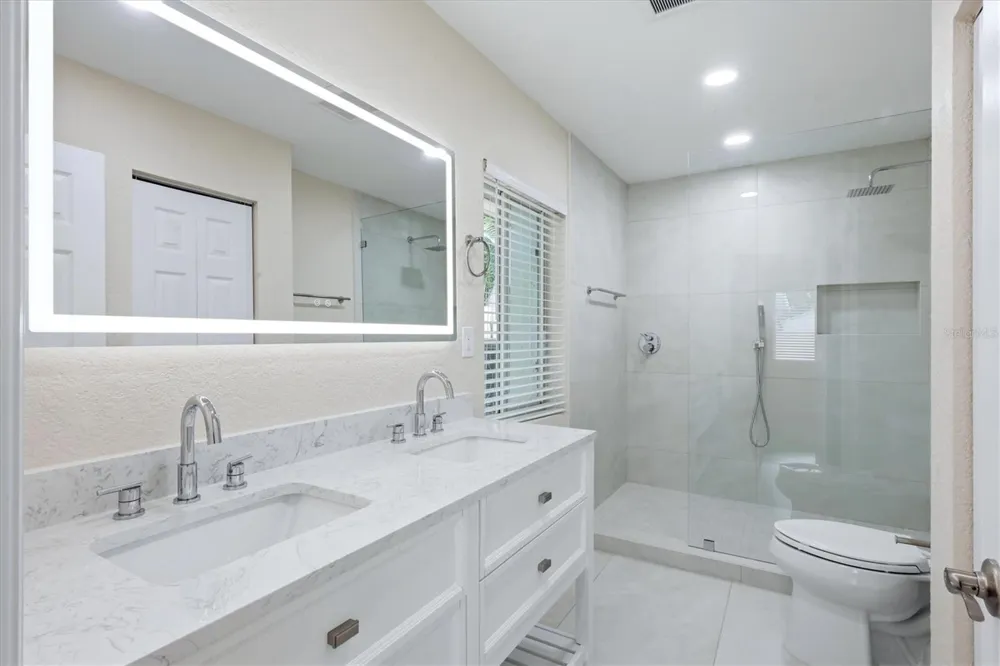 2151 EUCLID TERRACE Sarasota, FL 34239
