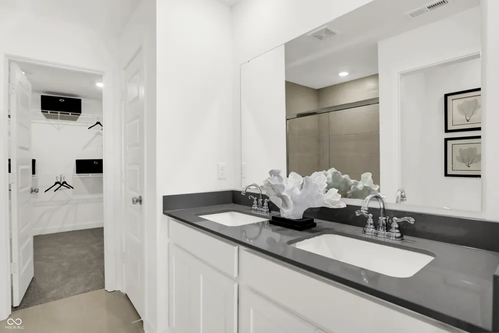 8636 Moyers Street West Fortville, IN 46040