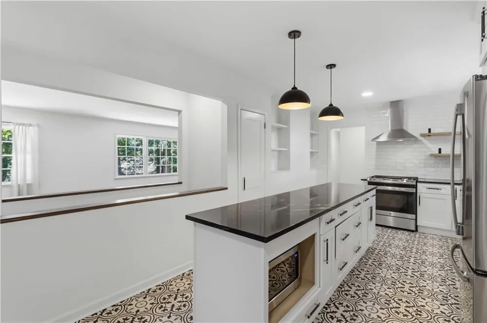 6748 Brandon Mill Road Sandy Springs, GA 30328