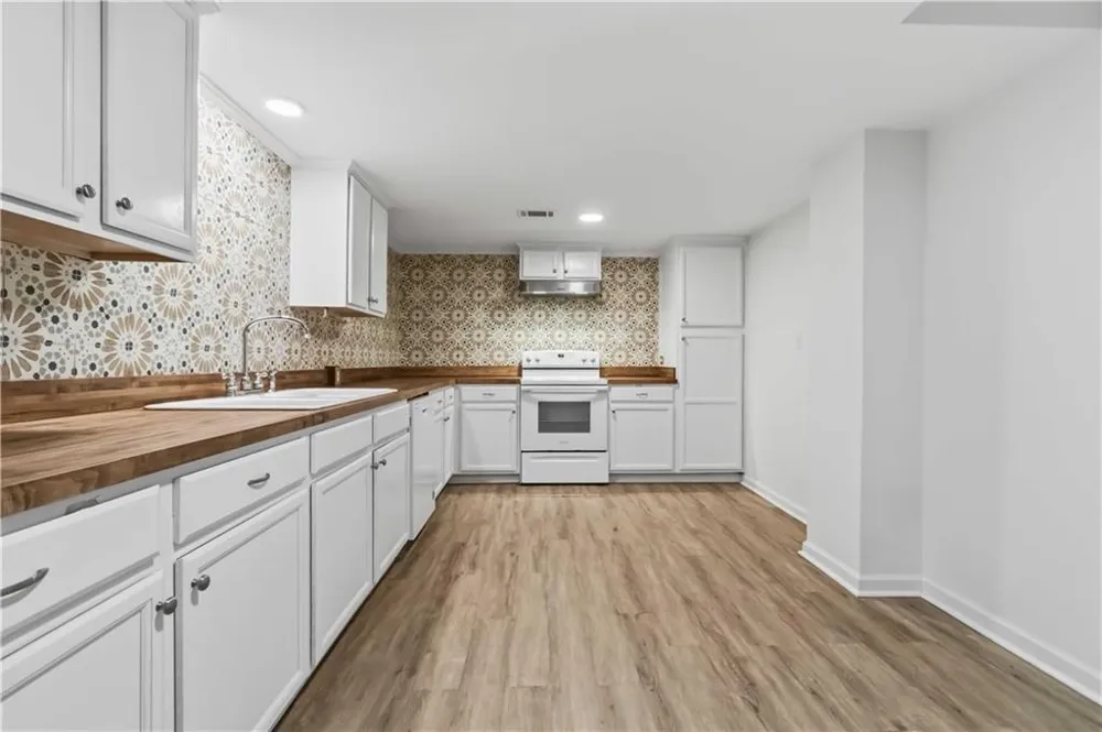 6748 Brandon Mill Road Sandy Springs, GA 30328