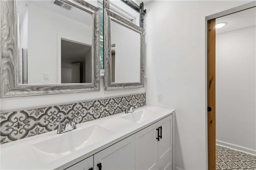 6748 Brandon Mill Road Sandy Springs, GA 30328