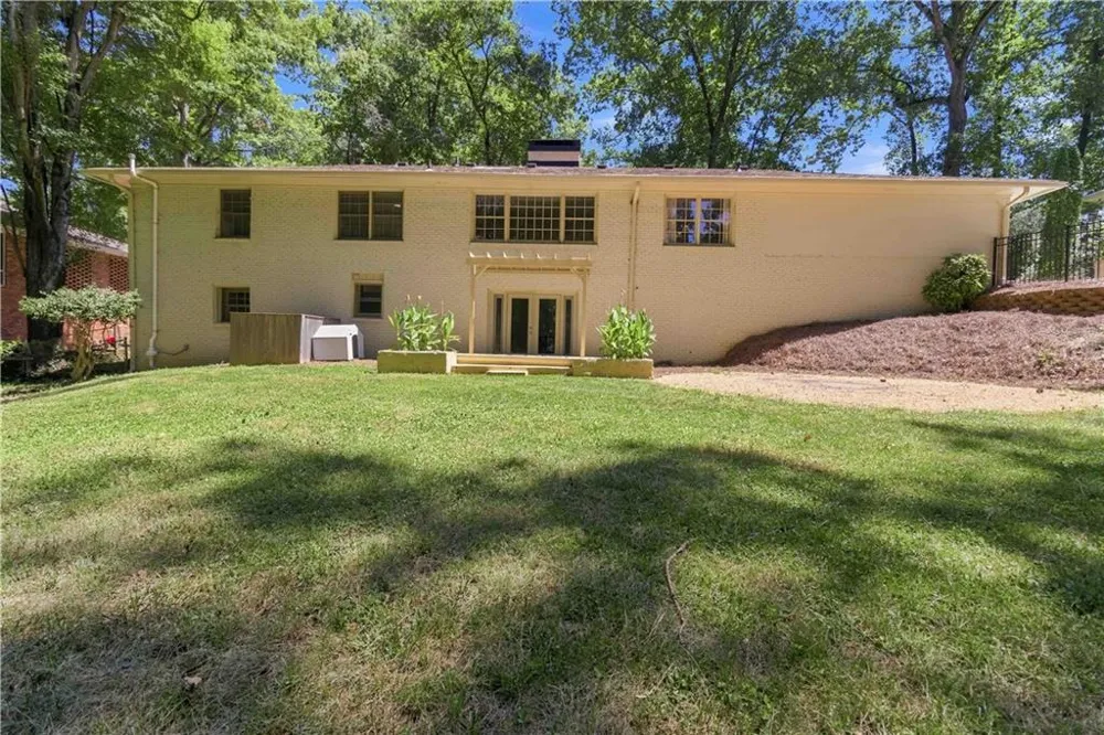 6748 Brandon Mill Road Sandy Springs, GA 30328