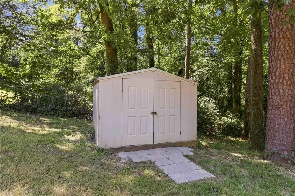 6748 Brandon Mill Road Sandy Springs, GA 30328