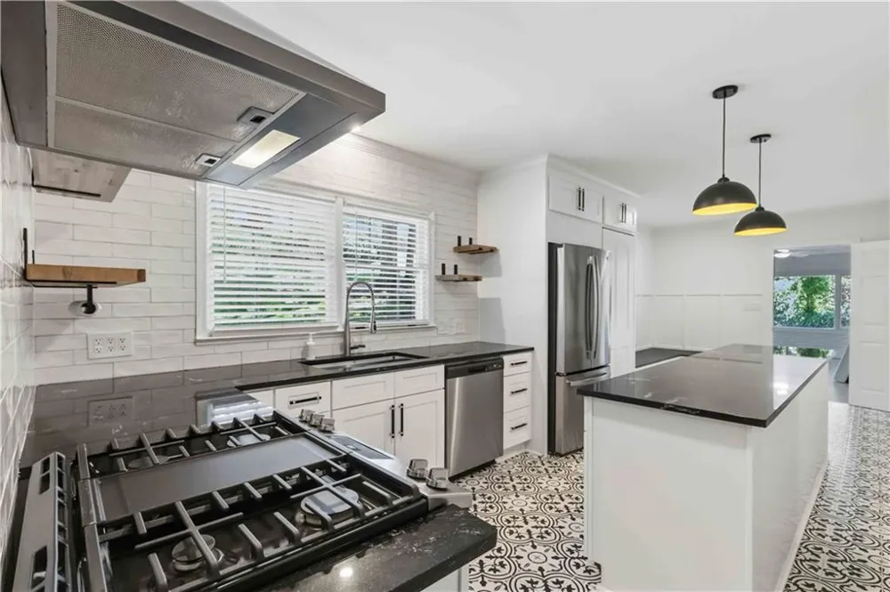 6748 Brandon Mill Road Sandy Springs, GA 30328