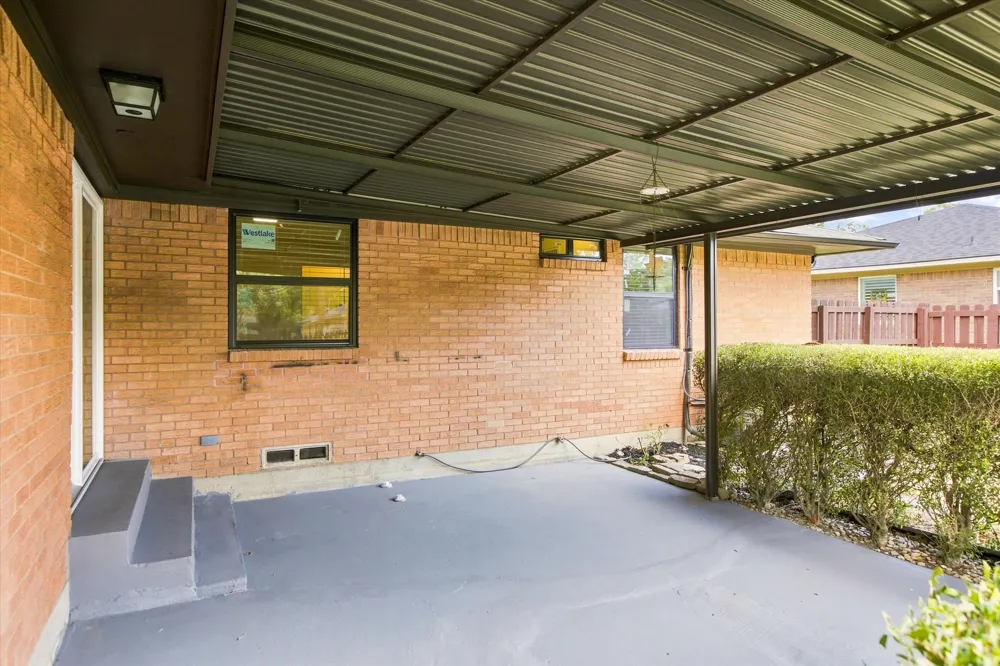 5826 Enchanted Lane Dallas, TX 75227