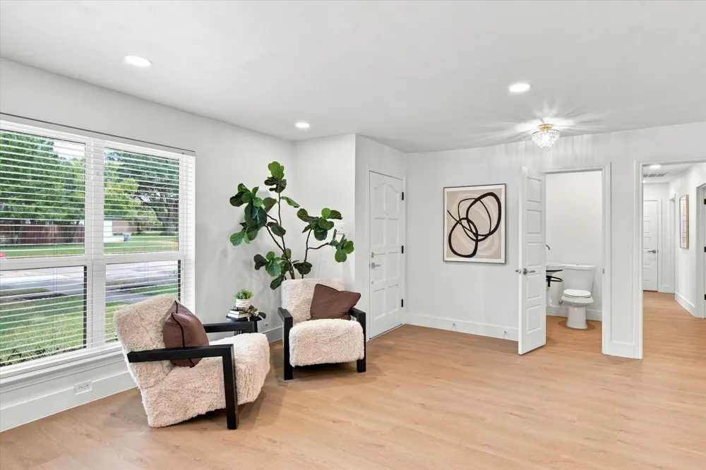 5826 Enchanted Lane Dallas, TX 75227